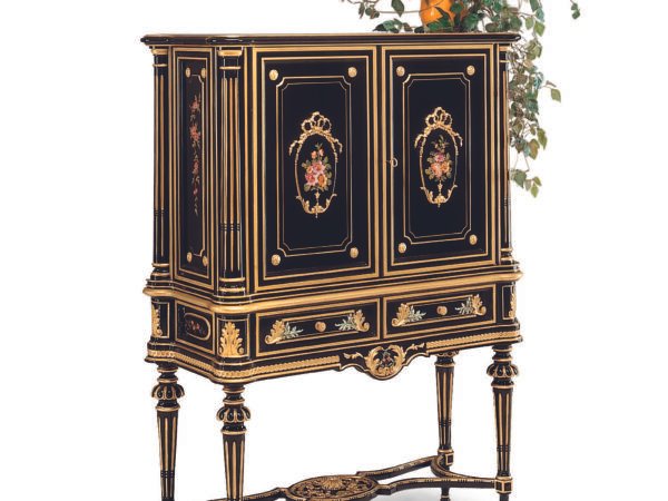 Bar Cabinet in Black Lacquering